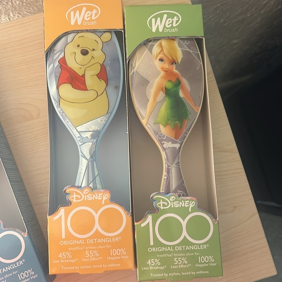 Wet brushes from the Disney 100 series you can use on wet or dry hair - Picture 4 of 6
